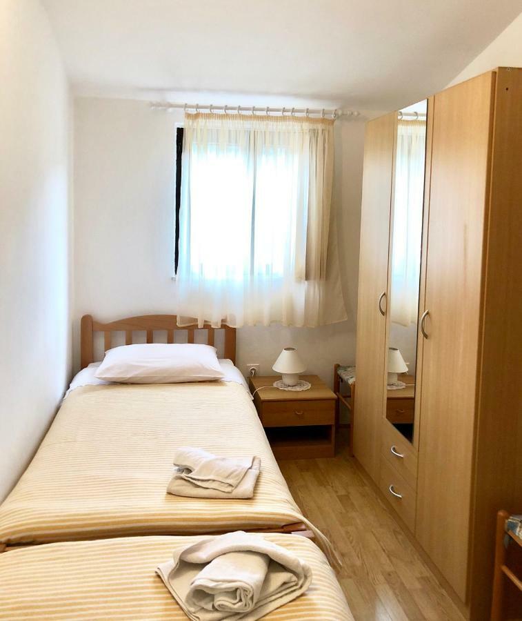 Apartments Ema Сали Экстерьер фото